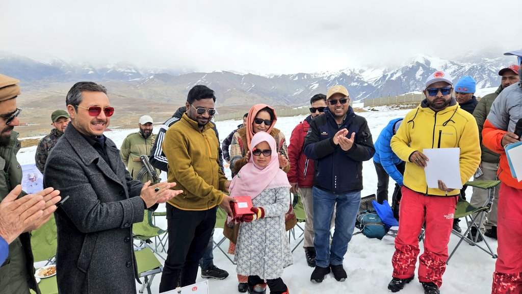 airnewskargil's tweet photo. District #TobaccoFree #SnowSki Championship 2025 held at Linkipal Ski Slope, Pashkum Kargil
Organized by @HealthKargil &amp; @LadakhSki, the event promoted a #TobaccoFreeKargil
@dc_Kgl Shrikant Suse lauded efforts to spread awareness &amp; boost winter sports tourism

@lg_ladakh https://t.co/pvBnx5RUn7