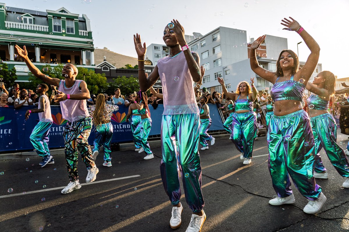 It's been 10 days since the #wowza #capetowncarnival2025 and we look back on our opening. What was your favourite act?
Thank you to our incredible sponsors! 

<a href="/KFMza/">kfmza</a>