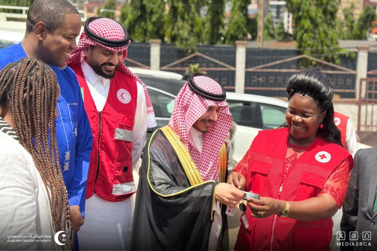 mediasrca's tweet photo. #المملكة 🇸🇦 تدعم العمل الإنساني الدولي بتقديم سيارات إسعاف للصليب الأحمر الكاميروني🚑

للمزيد || https://t.co/RpAlfMsl81 https://t.co/yuCQZyOVBe