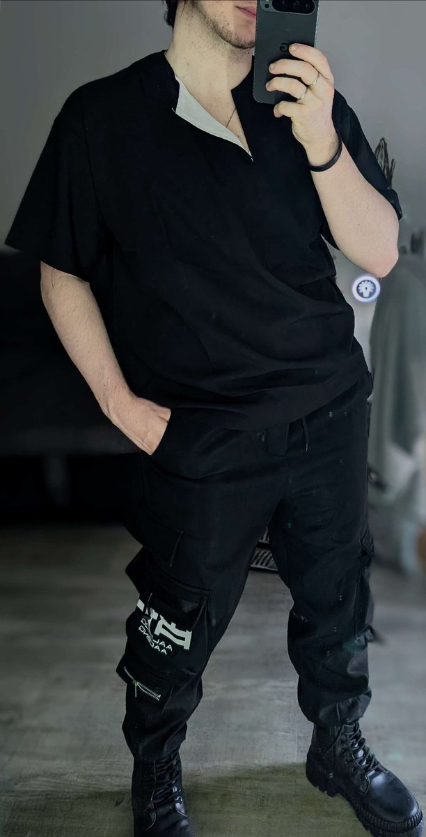 A big thank you for the Throne gifts. 🖤