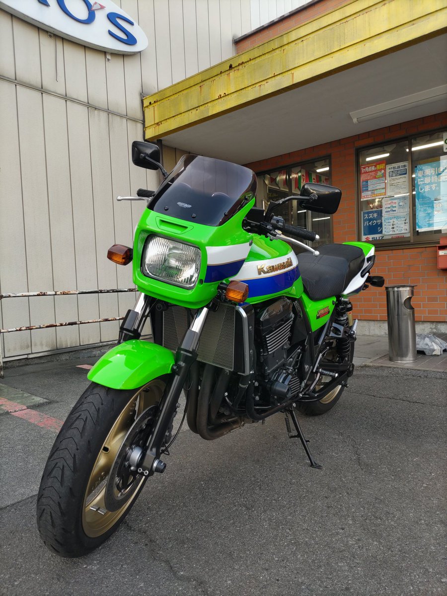 Hx0RE1RL0EagRr9's tweet photo. 本日午後、17年と5ヶ月付き合ってきた
相棒とサヨナラしてきた。
長きに渡り楽しい思い出を沢山
ありがとう!!  そう言って送り出して
あげよう。総走行距離158,000km
自分で言うのも何だが「これがそんなに走っているバイク!?」そう思う程綺麗に大事に乗ってきた。お疲れ様🙏 https://t.co/d0V4z5uOpO