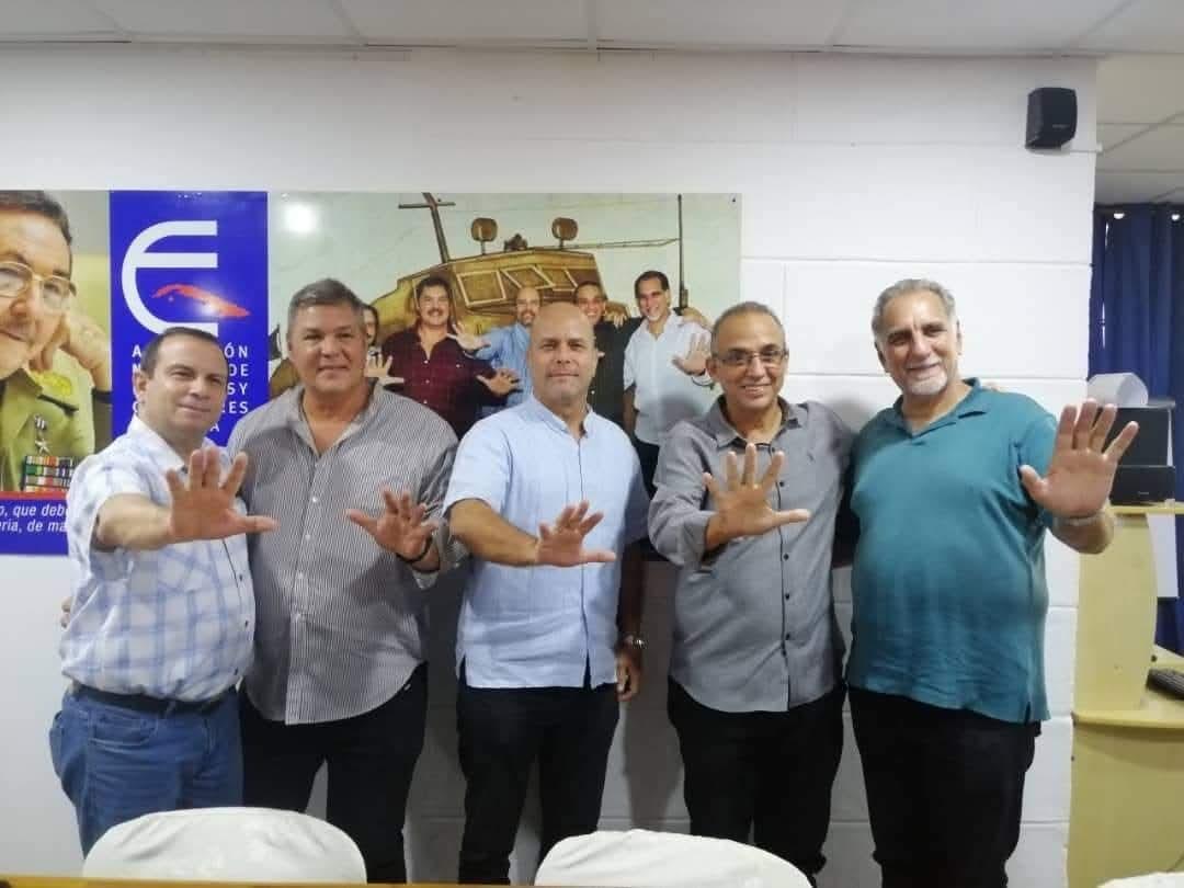 GHNordelo5's tweet photo. iMuchas felicidades a los combatientes de los Órganos de la Seguridad del Estado! #Cuba #CDRCuba #HeroesDelSilencio #UnidosXCuba https://t.co/c5HMYo5cZB
