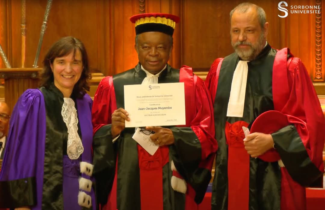 Institut National de Recherche Biomédicale (INRB) (@inrb_kinshasa) on Twitter photo Ce 25 mars, le Professeur <a href="/MTamfum/">Muyembe Tamfum</a> s’est vu décerner le prestigieux titre de Docteur Honoris Causa par <a href="/SorbonneParis1/">Université Paris 1 Panthéon-Sorbonne</a>. Une nouvelle distinction qui vient s’ajouter à la liste d’hommages internationaux rendus à ce co-découvreur du virus Ebola.
Toutes nos félicitations 👏 Ce 25 mars, le Professeur <a href="/MTamfum/">Muyembe Tamfum</a> s’est vu décerner le prestigieux titre de Docteur Honoris Causa par <a href="/SorbonneParis1/">Université Paris 1 Panthéon-Sorbonne</a>. Une nouvelle distinction qui vient s’ajouter à la liste d’hommages internationaux rendus à ce co-découvreur du virus Ebola.
Toutes nos félicitations 👏