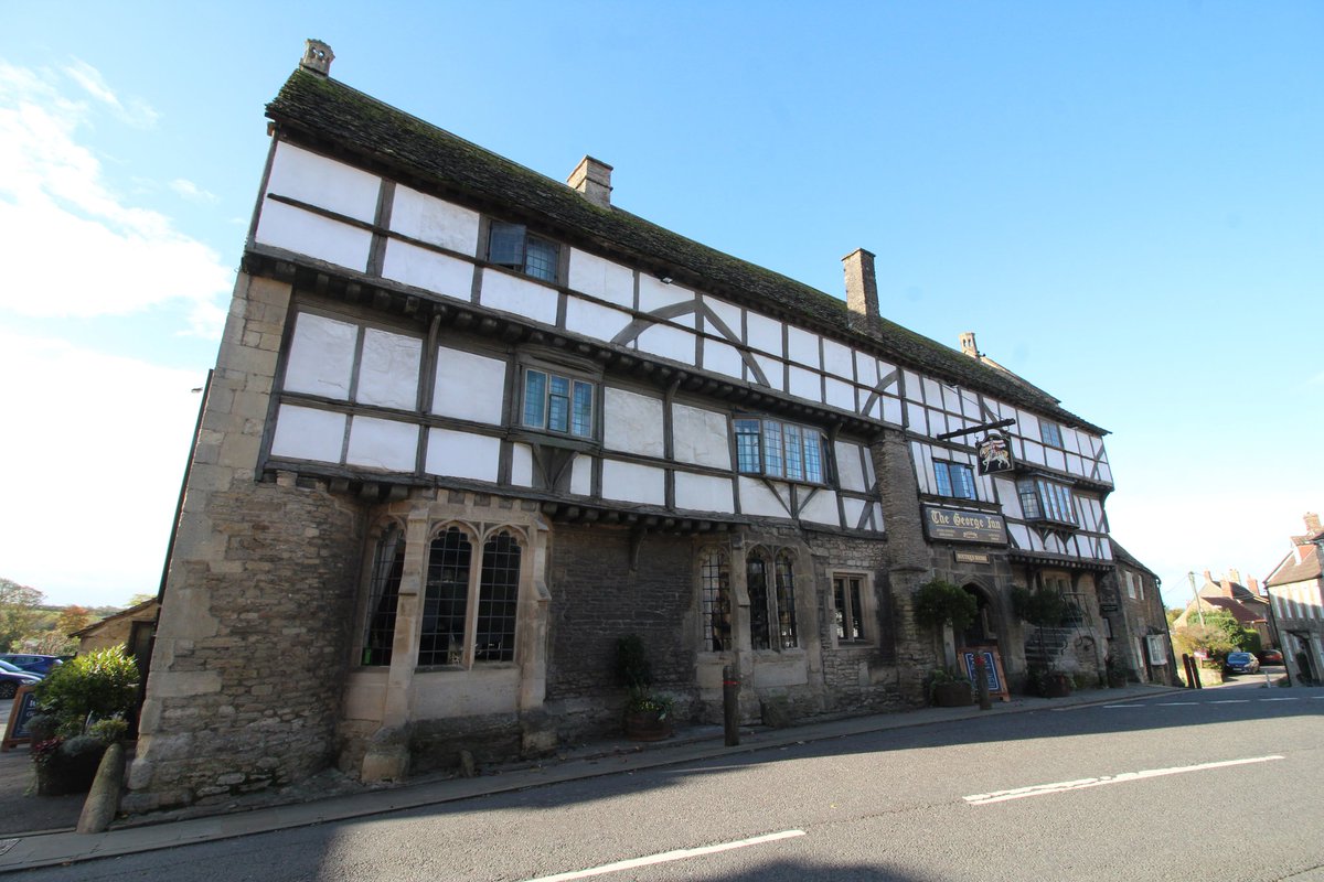 There are so many unfounded rumours about which is the oldest pub in the country. However  after extensive research, and on present evidence, the oldest purpose-built pub seems to be the George Inn at Norton St Philip, Somerset. Here's a thread on how it was dated... 🧵