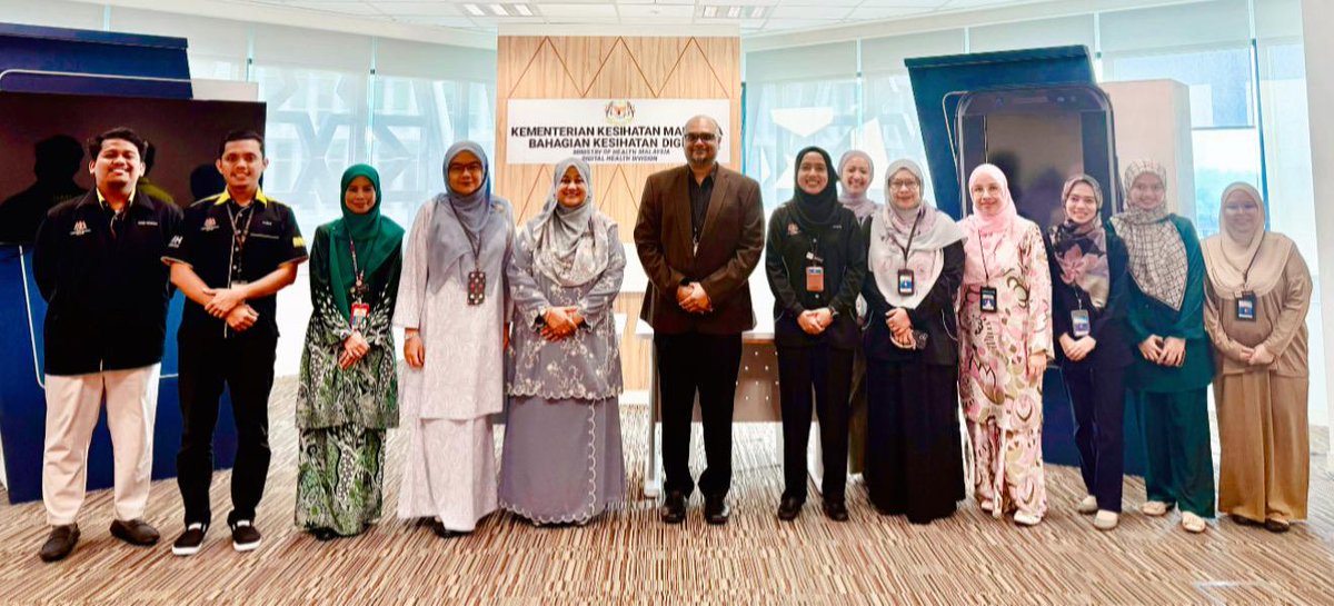 IMR_NIH's tweet photo. Perbincangan kerjasama Malaysian Stem Cell Registry (MSCR) berpangkalan di Institut Penyelidikan Perubatan (IMR) diketuai Dr Masita Arip dengan aplikasi MySejahtera yang diketuai Dr Maheshwara (Pengarah Bahagian Kesihatan Digital) https://t.co/gEspwSHVVq