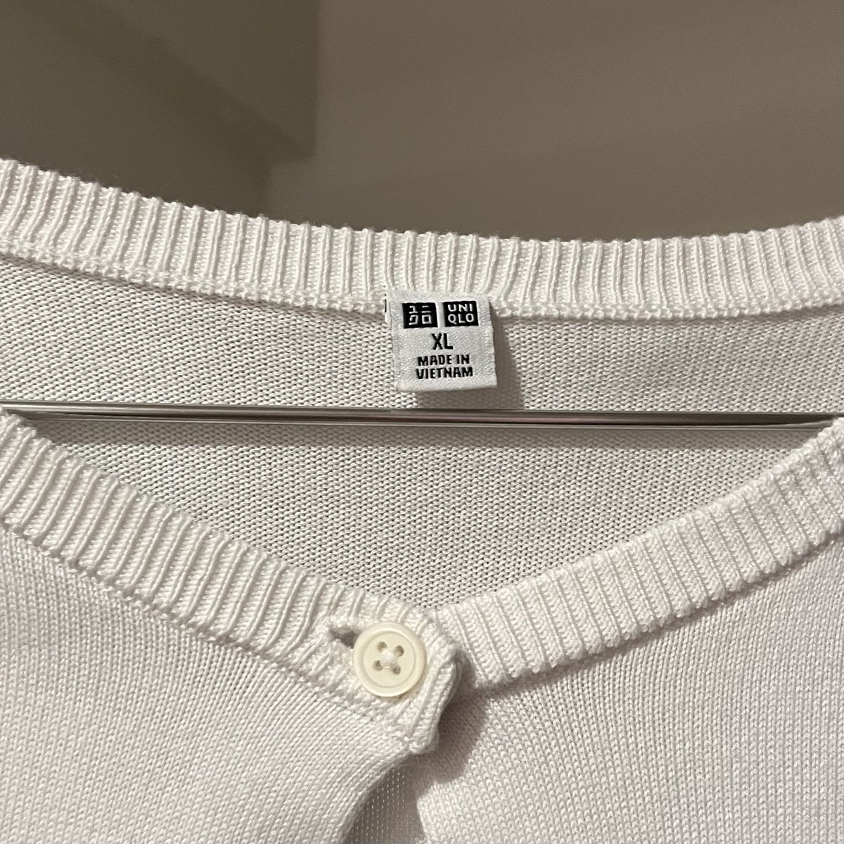 nn_apparels's tweet photo. Cardigan Uniqlo XL (used like new) 600 free shipping ka #uniqlothailand #uniqloมือสอง #ส่งต่อuniqlo #ส่งต่อเสื้อผ้า https://t.co/vGKT0p483j