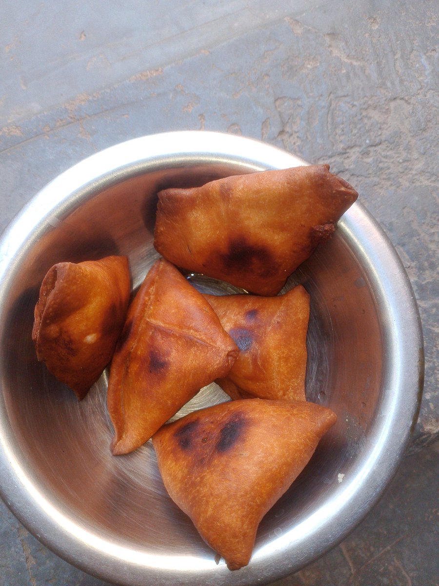 समोसा मैने बनाए है