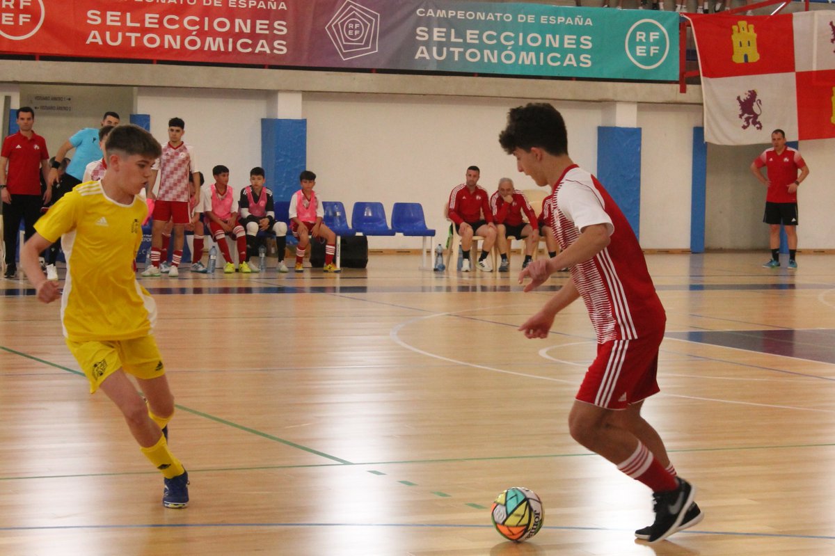 FCyLF's tweet photo. 🇪🇸 Convocatoria e información de los Campeonatos de España de Selecciones #FUTSAL Alevín e Infantil @FCyLF  📌1 a 6 de abril @FCF_CAT 

ℹ️https://t.co/caEgOrZyht https://t.co/jaAgw7MY6x
