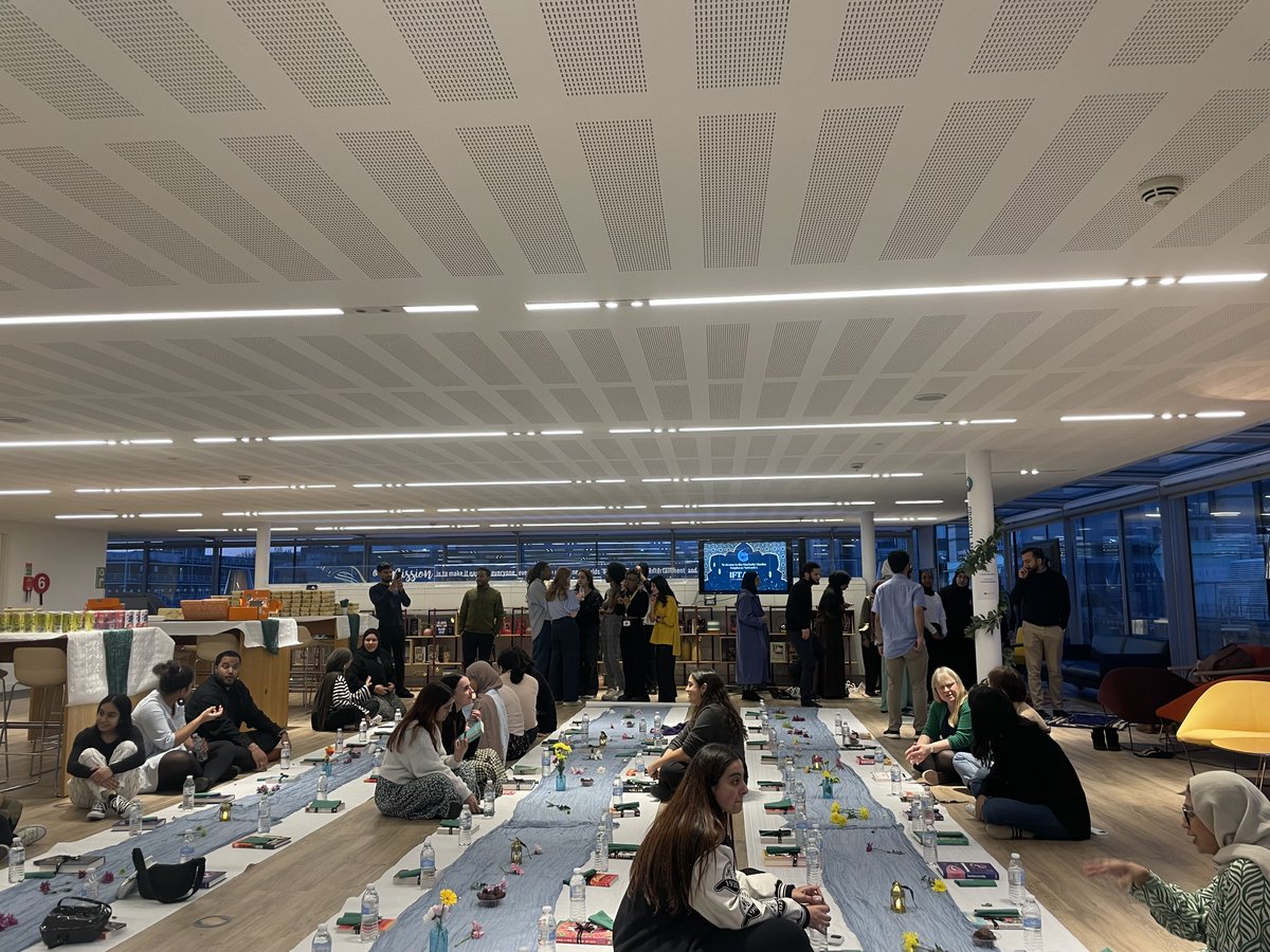 BookBrunch (@bookbrunch) on Twitter photo .<a href="/HachetteUK/">Hachette UK</a>'s Muslim Employee Network has hosted its fifth annual Iftar, with more than 60 people from different publishers
bookbrunch.co.uk/page/article-d… (£) .<a href="/HachetteUK/">Hachette UK</a>'s Muslim Employee Network has hosted its fifth annual Iftar, with more than 60 people from different publishers
bookbrunch.co.uk/page/article-d… (£)