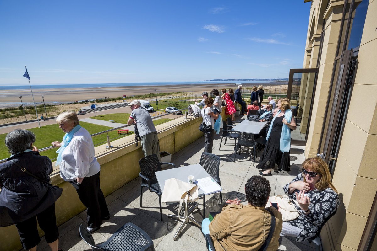 We can’t wait to see the Great Hall balcony being used for more events when the sun is shining ☀️

Rydyn ni’n edrych ymlaen at weld rhagor o ddigwyddiadau’n cael eu cynnal ar falconi'r Neuadd Fawr pan fo'r haul yn tywynnu ☀️