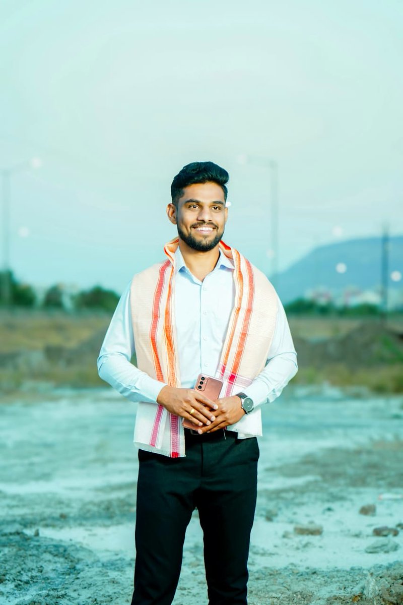 Vilas_Bhumare's tweet photo. आपल्या पैठण तालुक्यातील पानरांजणगावचे सुपुत्र कृष्णा बप्पासाहेब पा. लघाने यांची PSI पदी निवड झाल्याबद्दल हार्दिक अभिनंदन! 

कृष्णाला स्पर्धा परीक्षा तयारी करत असताना मदत केली तेव्हा एक आत्मविश्वास होता की तो निश्चित यशस्वी होईल, हा विश्वास कृष्णाने सार्थ करून दाखवला आहे. https://t.co/UNZGhYbPC5