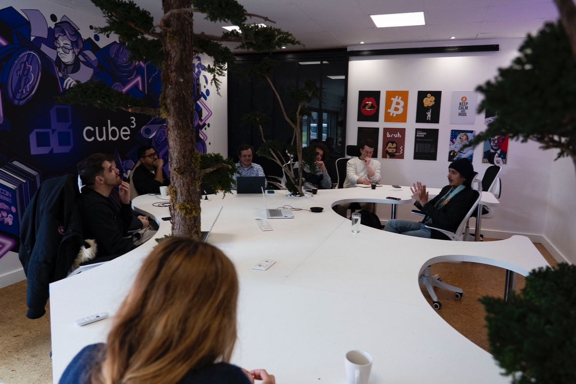 Ce matin, nos cubers ont eu un accès privilégié à l’expérience d’<a href="/AdliTB/">Adli.eth TAKKAL ₿ATAILLΞ 🦝🔮</a>, entrepreneur &amp; investisseur. 🎯

💡 Comment capter l’attention des VCs en levée de fonds ?
 Adli partage son vécu avec <a href="/usualmoney/">Usual</a> : Des conseils cash, du concret et une vision stratégique précieuse pour