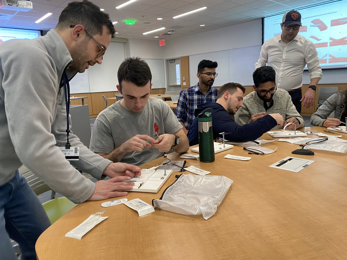 A fantastic vascular anastomosis skills session for our MS3&amp;4  future surgeons. Thanks to <a href="/DrBabakAbai/">Babak Abai</a> <a href="/pdimuziomd/">Paul DiMuzio</a> and the vascular surgery team for hosting this wonderful session 👏👏👏