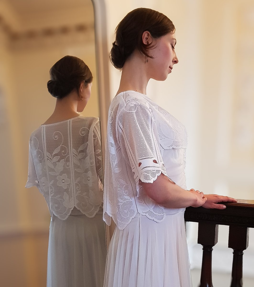 design_sewing's tweet photo. Sample Sale: This flowery lace panel top has a lovely, romantic 20s feel. This is the only one made. Fits all sizes up to chest 40″ (approx UK size 14/16, model size 8/10)
https://t.co/h49iUzxuLD
#wedding #sustainable https://t.co/VOotIRNLBy
