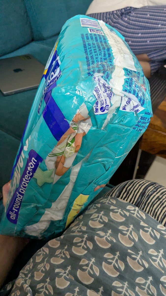 arunabhankit's tweet photo. Fraud alert!! I ordered pampers diaper from @momeaze_cloudnine and after a week on 23rd March, an opened packet with less than half the number of diapers was received. Since then I've been trying to get a refund or replacement but no response! @CloudnineCare @CareCloudnine https://t.co/jhCufAtgcQ