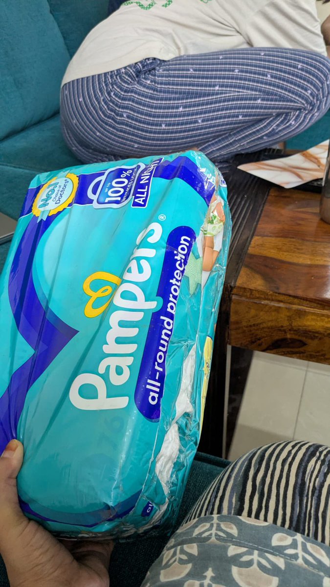 arunabhankit's tweet photo. Fraud alert!! I ordered pampers diaper from @momeaze_cloudnine and after a week on 23rd March, an opened packet with less than half the number of diapers was received. Since then I've been trying to get a refund or replacement but no response! @CloudnineCare @CareCloudnine https://t.co/jhCufAtgcQ