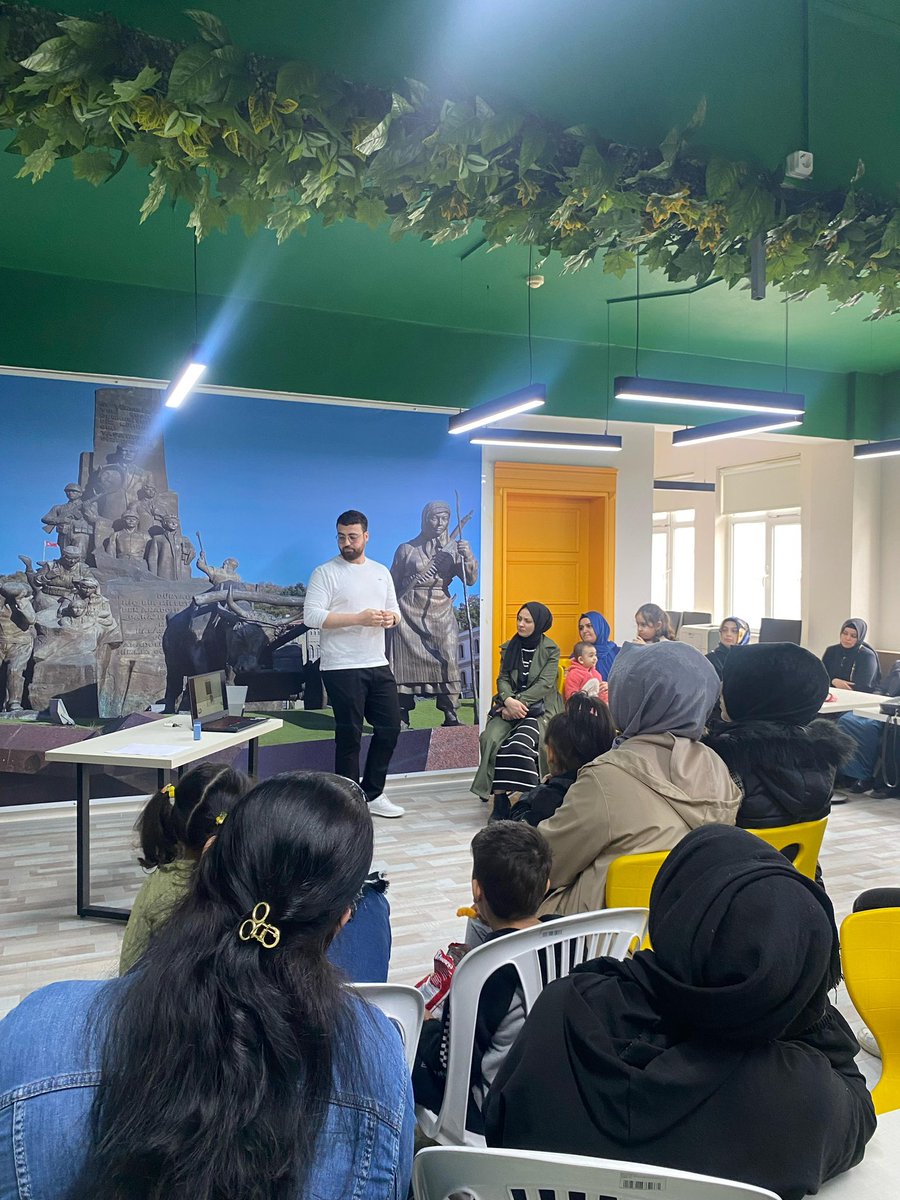 Bugün, Psikolojik Danışman Semih ÜLKER tarafından gerçekleştirilen “Ebeveyn tutumları rolü ” seminerinde velilerimizle bir araya geldik.
<a href="/tcmeb/">Millî Eğitim Bakanlığı</a> 
<a href="/istanbulilmem/">İstanbul İl Millî Eğitim Müdürlüğü</a> 
<a href="/TC_Bagcilar/">Bağcılar Kaymakamlığı</a> 
<a href="/abdullahucgun33/">Abdullah Uçgun</a> 
<a href="/BagcilarMem/">Bağcılar İlçe Milli Eğitim Müdürlüğü</a> 
<a href="/mehmetsansar60/">Mehmet Sansar</a> 
<a href="/syhnsrc/">syhnsrc</a>