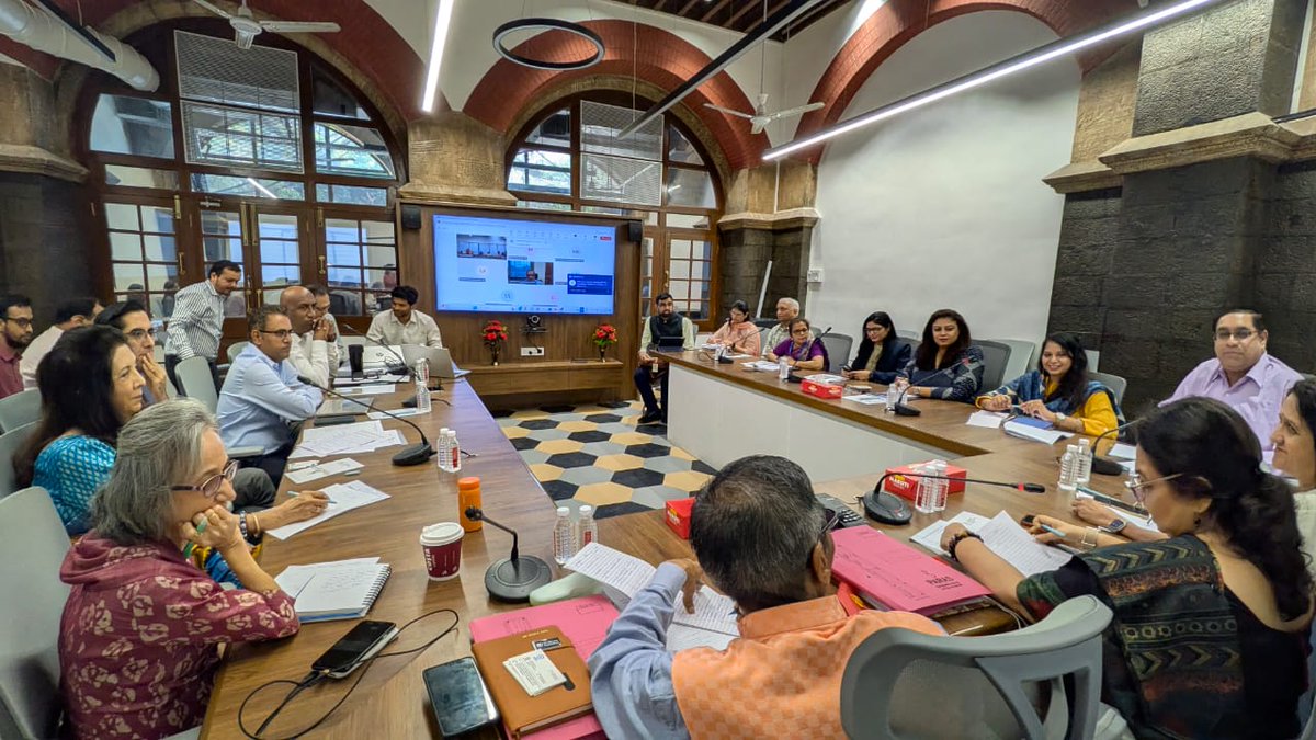 MSInSociety's tweet image. .@MSInSociety conducted a Startup Policy Consultation Meeting, bringing together industry experts, ecosystem enablers, and policymakers to shape the future of Maharashtra’s startup landscape.
Additional Chief Secretary Smt. Manisha Verma (Department of Skills, Entrepreneurship,…