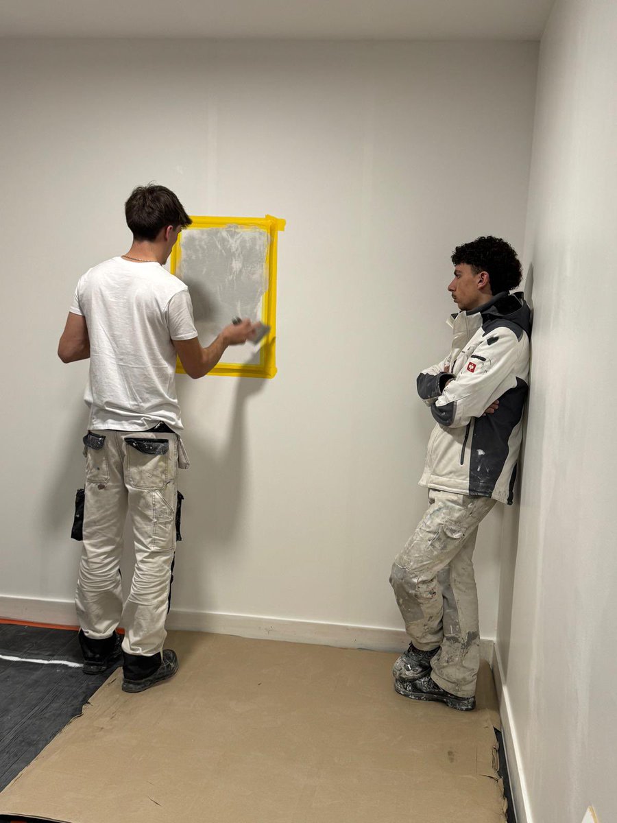 Hier après-midi nos élèves de 1ère Bac pro aménagement et finition du bâtiment ont reçu une formation sur les produits décoratifs de chez San Marco