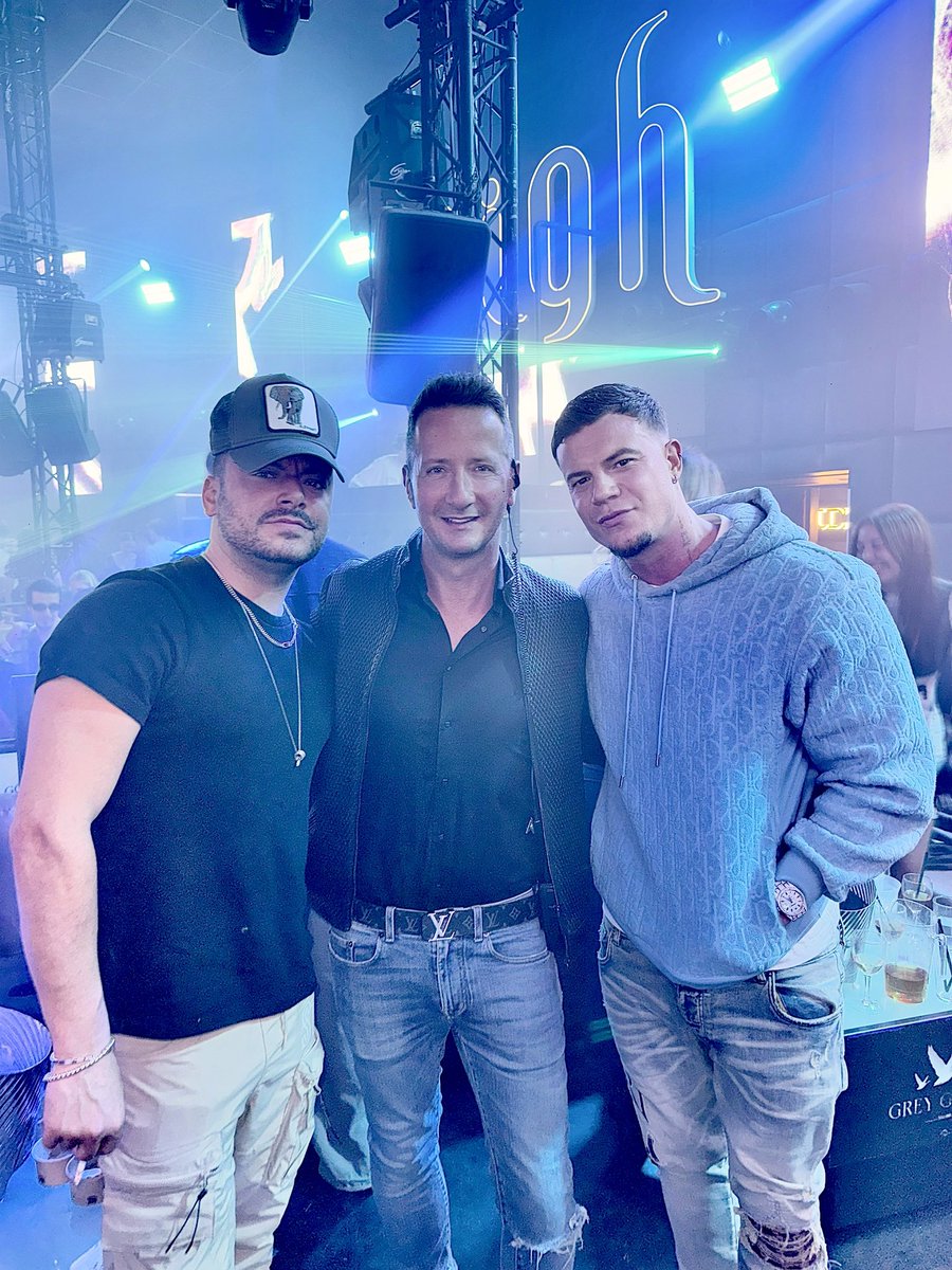 HighClubNice's tweet image. 🤩 Kev Adams et AD Laurent passent leur soirée au High 😃🥳