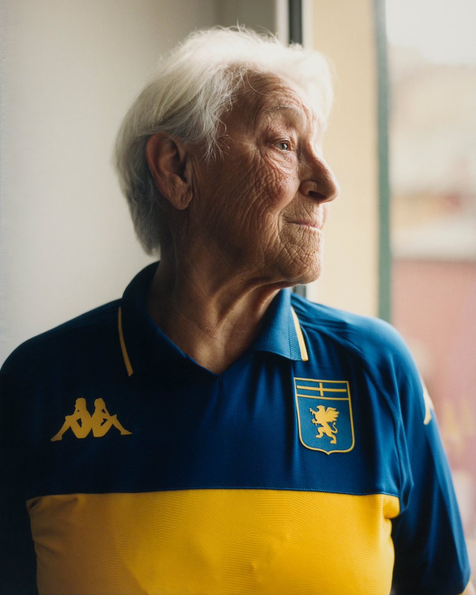 A Boca Juniors inspired new Genoa shirt. Beautiful.