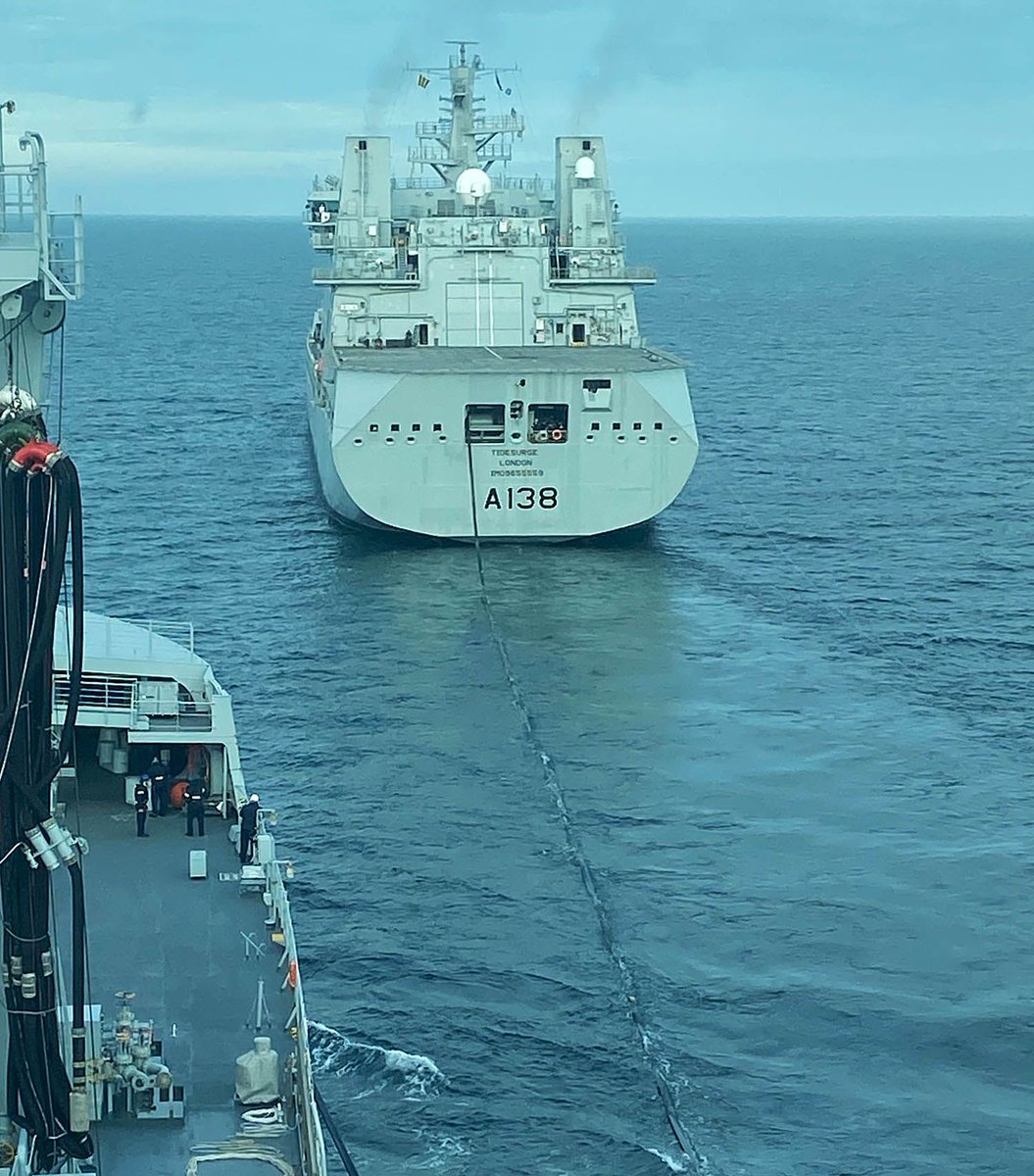 NavyLookout's tweet image. Both active RFA tankers at sea together.

@RFATideforce conducts RAS assurance trials with @RFATidesurge in south coat exercise areas, including the first stern-RAS between Tide-class tankers.