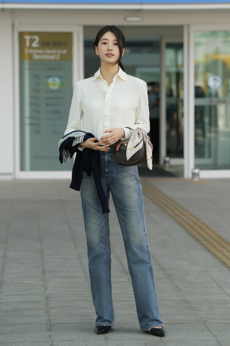 Suzy Bae wearing CELINE at Incheon International Airport

#CELINE