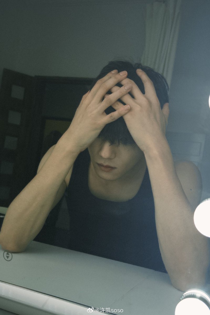 dramapotatoe's tweet photo. #XuKai shares new snaps https://t.co/dYU5e7gR02