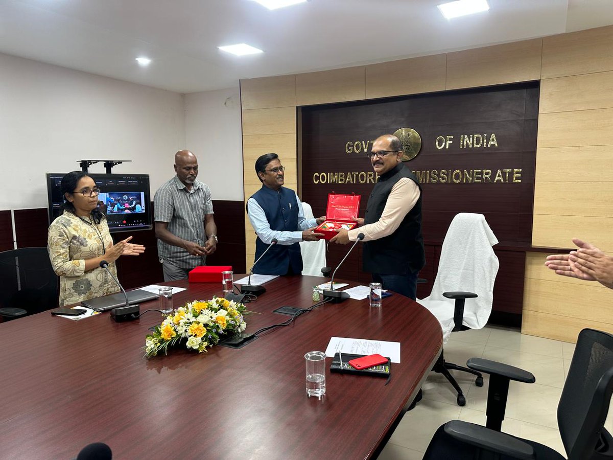 gst_audit's tweet photo. The "PRIMER" was prepared by the Audit Commissionerate, Cbe , authored by Smt.R.Kalayanasundari, ICOAS, DD (Cost), Coimbatore Audit Commissionerate. A PPT on the same was presented by her in the session. Smt. T.Rajashree, IRS, ADC, and other Senior officers attended the event. https://t.co/yvVnTx4lxR