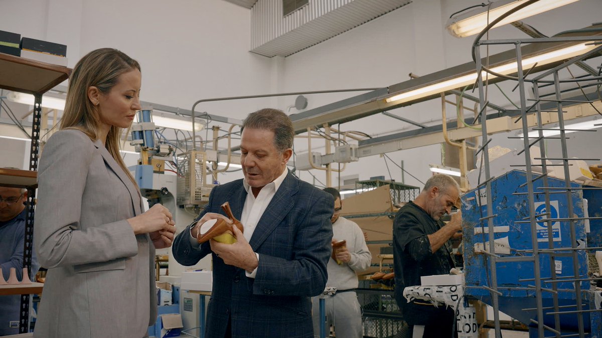 SIMETRYcomms's tweet image. Cada empresa tiene una historia única. Pero 𝗹𝗼 𝗾𝘂𝗲 𝗻𝗼 𝘀𝗲 𝗰𝗼𝗺𝘂𝗻𝗶𝗰𝗮, 𝗻𝗼 𝗲𝘅𝗶𝘀𝘁𝗲.  
📩 Contacta con nosotros y descubre cómo podemos potenciar la comunicación de tu empresa: info@simetry.es 
Descubre más en simetry.es