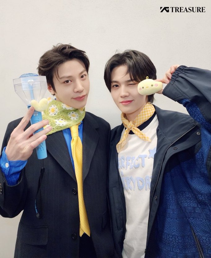 sjhfilters's tweet photo. Junghwan and doyoung 💛💙🥹 https://t.co/kaVv5ZXwSs