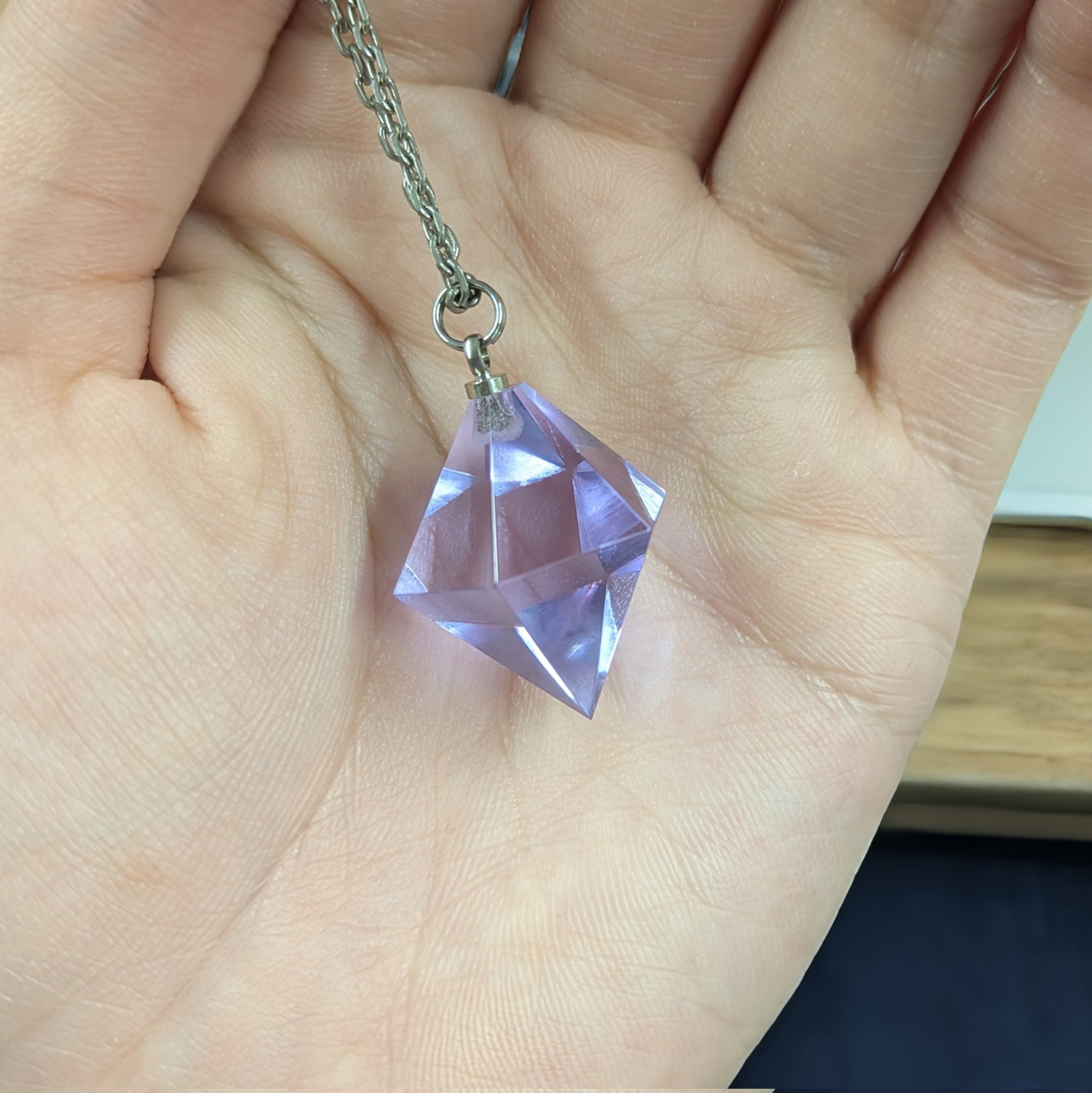 モナジー工房 「虹の結晶」積層ガラス研磨アクセサリー専門制作 モナジー工房 「虹の結晶」積層ガラス研磨アクセサリー専門制作