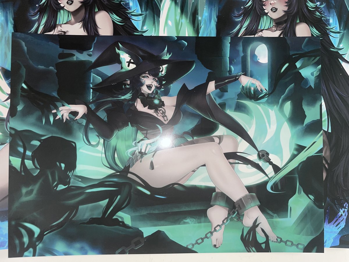 Mais que vois-je ? 👀😎

Aaah j'aime trop ! 😍
Plus qu'à acheter enveloppe et timbre et hop j'envoie tout ça 😊😊😊

( la photo désature un peu les couleurs des prints mais don't worry,  les prints sont plus intense et saturé irl  :3 )