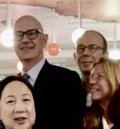 Dialogue hier soir  avec <a href="/RolandLescure/">Roland Lescure</a>  sur l’Ukraine et la nouvelle géopolitique  nous obligeant à agir pour réinvestir dans La Défense . J ai proposé d’unir nos forces  en lançant des emprunts populaires internationaux  ( pas seulement européens)  sur la  Défense et sur la