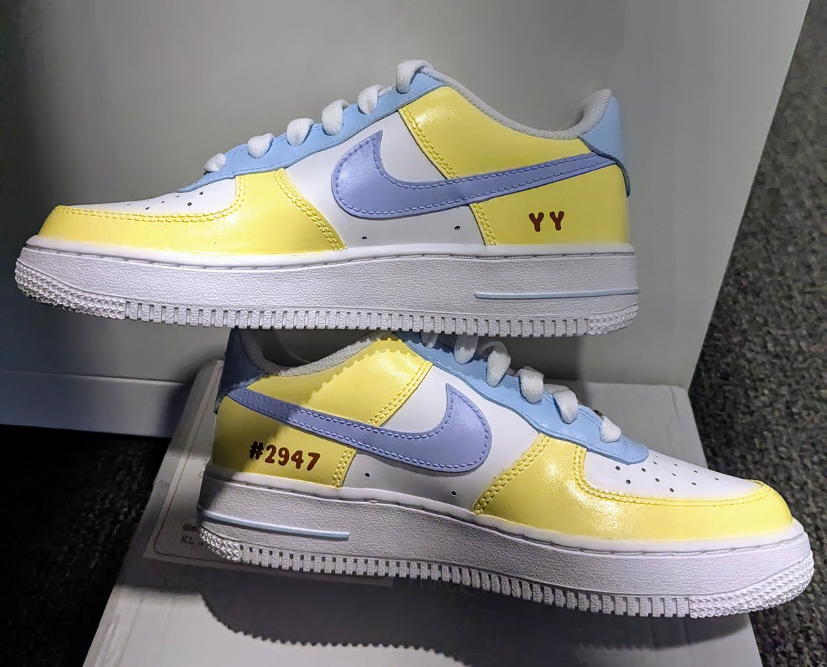 i was at a loss for words when i received this pair of 1/1 custom <a href="/Nike/">Nike</a> AF1 from my <a href="/PudgyAsia/">Pudgy Asia🐧</a> penguin frens today!! 🐧👟

how did you even know that my bday is coming up gais?🥹 it's the nicest gift ft my forever <a href="/pudgypenguins/">Pudgy Penguins</a> #2947 and my custom PFP gifted by another generous