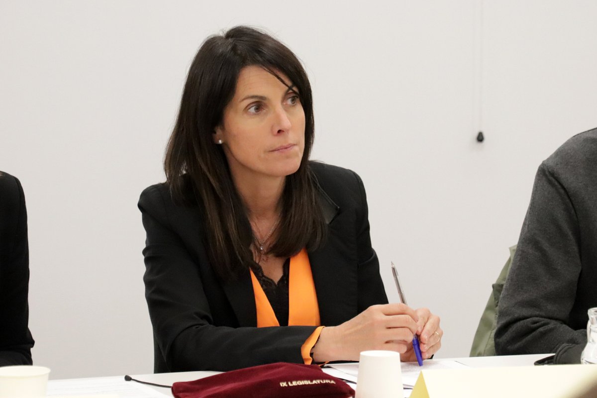 DEMÒCRATES (@democrates_and) on Twitter photo 🙌Avui ens trobem immersos en un dels esdeveniments que més ens agraden del <a href="/ConsellGeneral/">Consell General</a>, perquè és font d'inspiració i de talent, perquè estimula el relleu generacional en la política
👩👦El Consell General dels Joves!
🧵Les proposicions de llei treballem en Comissió: 🙌Avui ens trobem immersos en un dels esdeveniments que més ens agraden del <a href="/ConsellGeneral/">Consell General</a>, perquè és font d'inspiració i de talent, perquè estimula el relleu generacional en la política
👩👦El Consell General dels Joves!
🧵Les proposicions de llei treballem en Comissió: