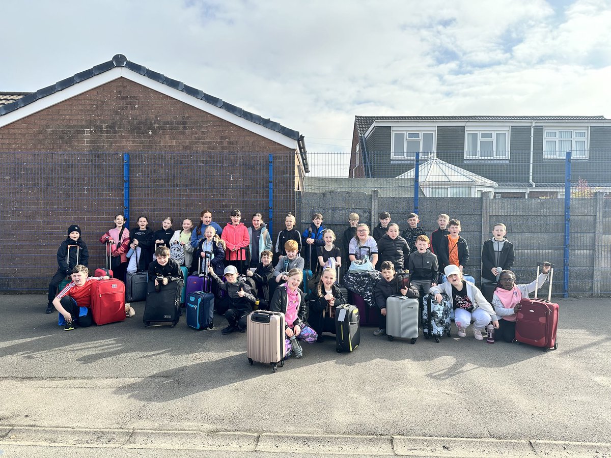 We have arrived safely at Robinwood, the children are currently making their beds before some lunch.