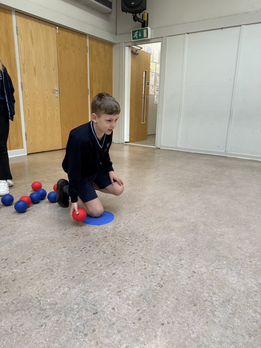 Year 4 trialled our latest new sports to arrive at Delph Side.  They took part in Kurling and Boccia! 
#enjoy #embrace #evolve #wemakethedifference