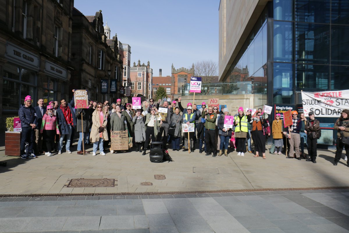 TUC_NEYH's tweet image. On the picket line this morning with @UCUNorthern  members taking action ✊

Regional Secretary Dave Pike 3 days into the job and 2 picket lines in—first Sheffield Hallam, now Newcastle.

Your fight is our fight.

From underfunding to overpaid VCs, HE needs change. #FundHENow