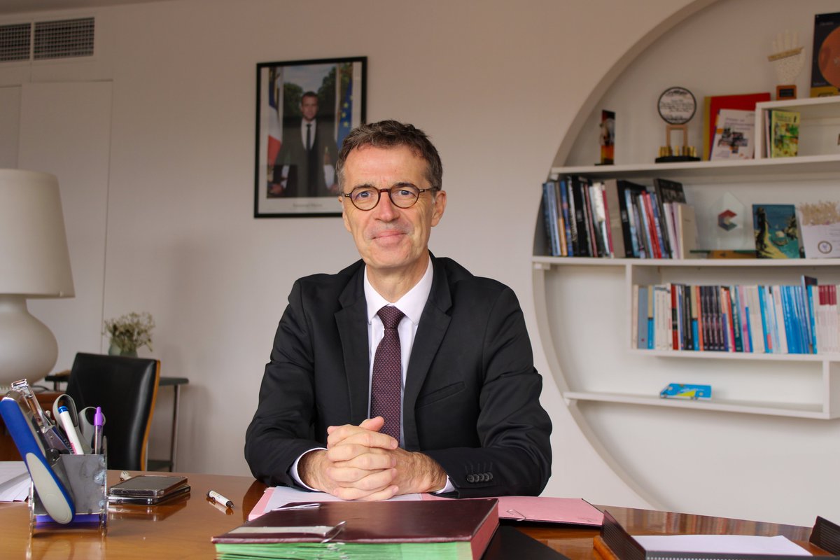 Académie de Grenoble (@acgrenoble) on Twitter photo 📢Philippe Dulbecco devient recteur de l’<a href="/acgrenoble/">Académie de Grenoble</a> ! Engagé pour l’#ÉgalitéDesChances, il place la réussite de tous les élèves au cœur de son action. L’académie de Grenoble lui souhaite la bienvenue dans ses nouvelles fonctions. 📢Philippe Dulbecco devient recteur de l’<a href="/acgrenoble/">Académie de Grenoble</a> ! Engagé pour l’#ÉgalitéDesChances, il place la réussite de tous les élèves au cœur de son action. L’académie de Grenoble lui souhaite la bienvenue dans ses nouvelles fonctions.