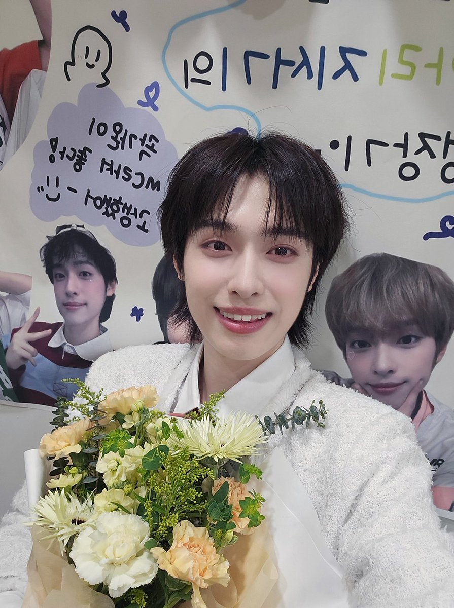 showchampion1's tweet photo. 가온이 너어 ,,,
일산 가는김에 쇼챔 하고 오랬지
누가 MC 졸업하고 오래🥺!!!!!!

MC 가온이 떠나는건 슬���지만 ,,,
눈물 슥 닦고 이제부턴 💙프론트맨 #가온 응원모드💙

#쇼챔피언 이랑 400일 동안 함께한 가온이 안아••
고생했가~~~온 ( ᵒ̴̶̷̥́ ᯅᵒ̴̶̷̣̥̀ ) 🍀 https://t.co/Jpn8dXXKoj