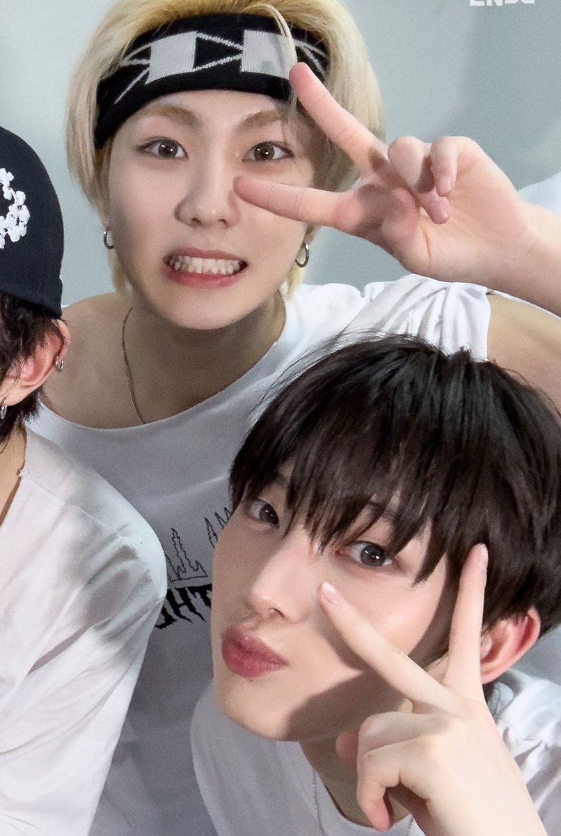 얼굴 봐.. 너무 예쁘자나……