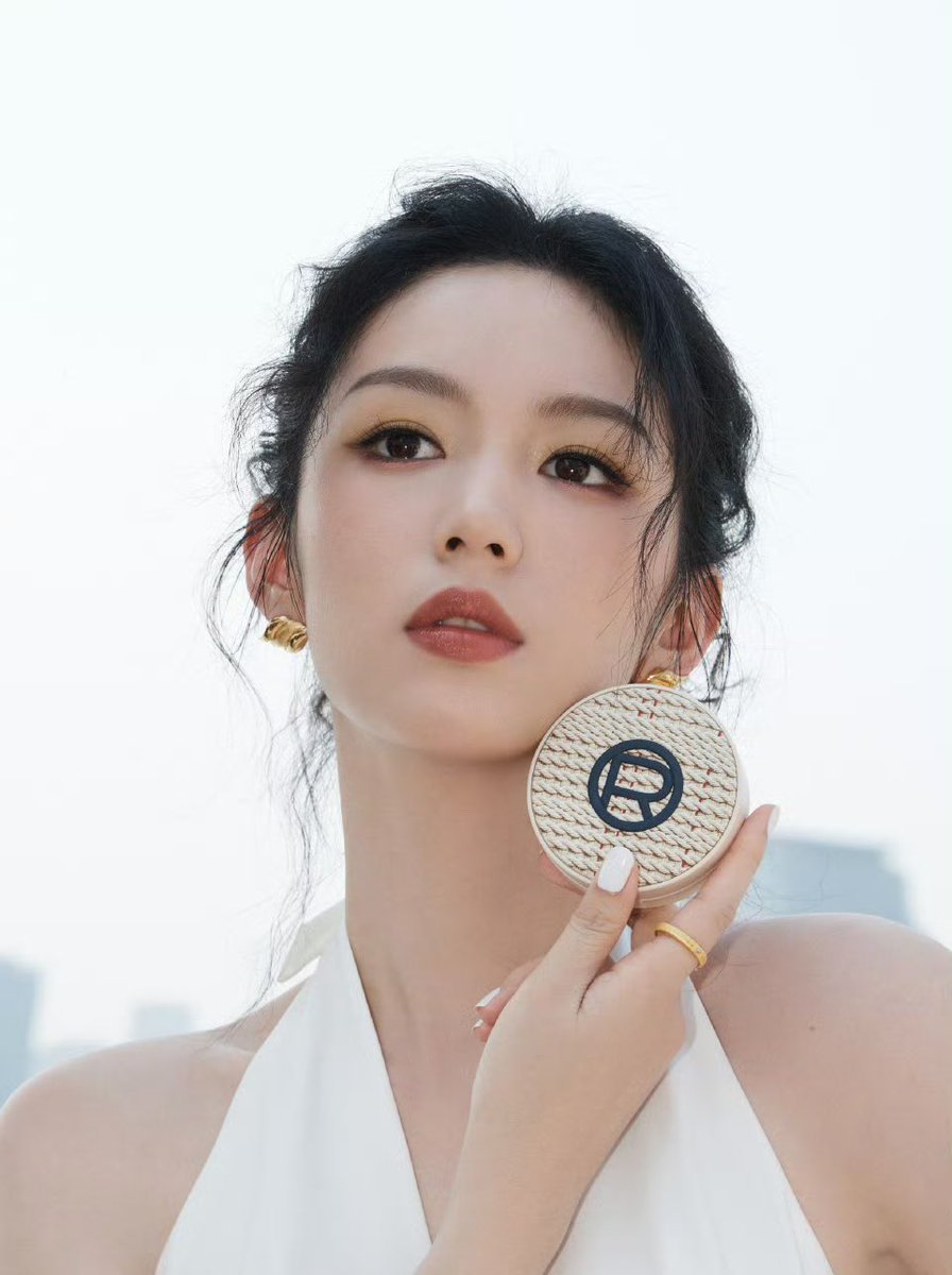 #ZhouYe for a L’Oréal Paris brand event

More snaps - weibo.com/7832948489/514…