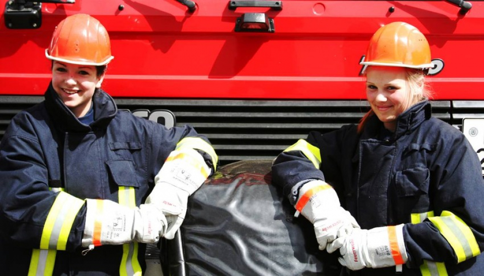 Viel Spaß beim Girls' Day! Ein toller Tag der #Berufsorientierung in #Unternehmen - jenseits der üblichen Klischees. Wir wünschen spannende  Erfahrungen, Eindrücke und Erlebnisse! Zum Beispiel mit der Berufsfeuerwehrfrau! Dies und noch viel mehr unter: girls-day.de