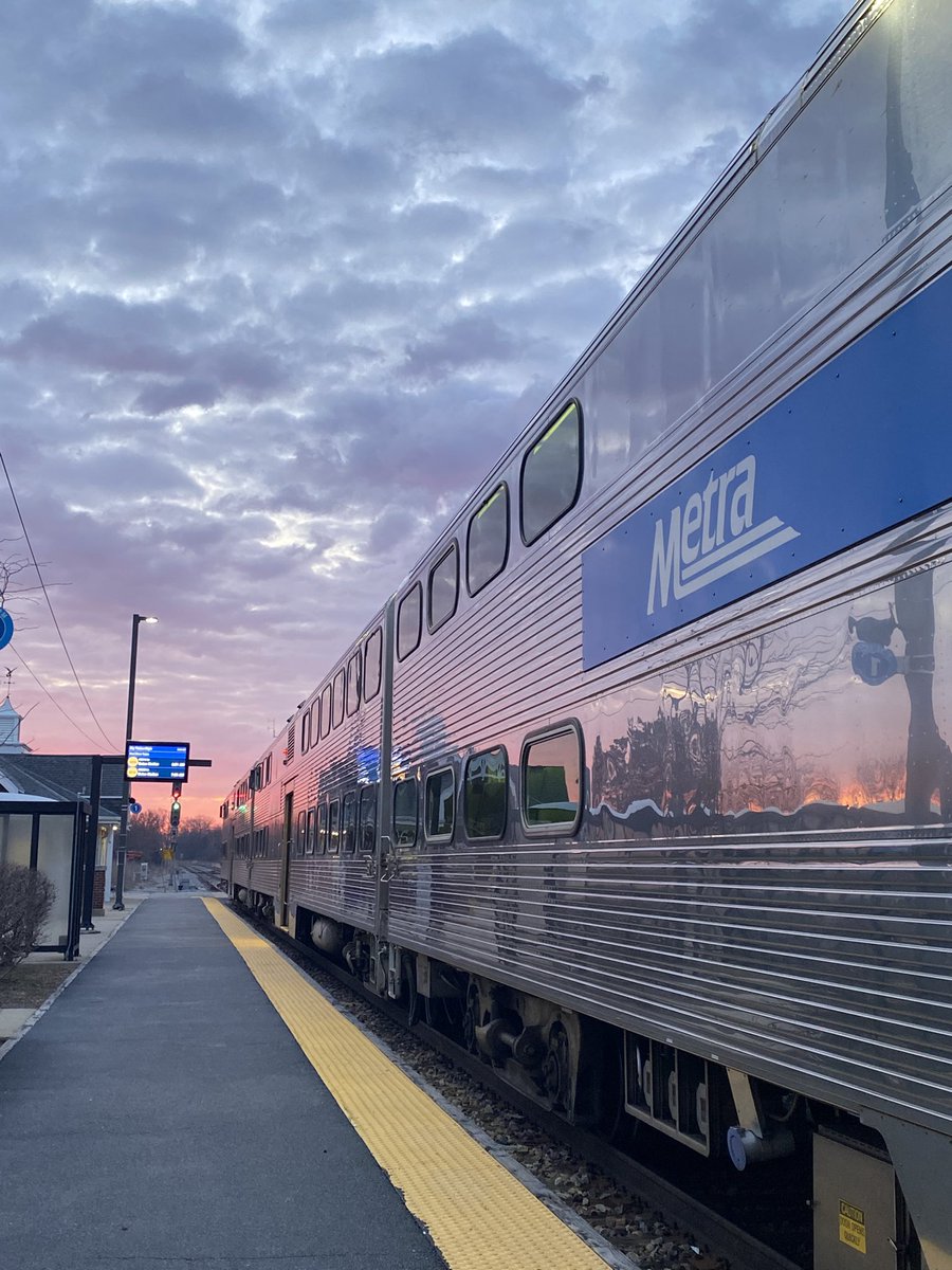 jocflojo's tweet photo. Good morning @Metra @metraMDW https://t.co/oAZhWTO9IN
