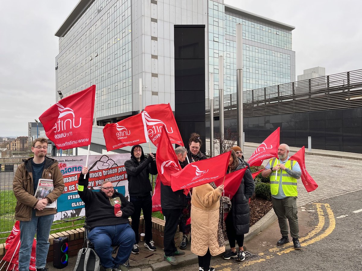 Unite members from Capita are today taking industrial action over pay. Some of the Capita staff in Glasgow today on the picket line. #fairpay #capita #strikeaction