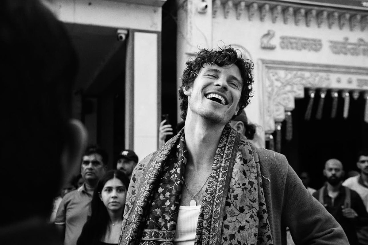 _inmusic_'s tweet photo. Shawn Mendes stuns in new photos. https://t.co/R79RhidZ61