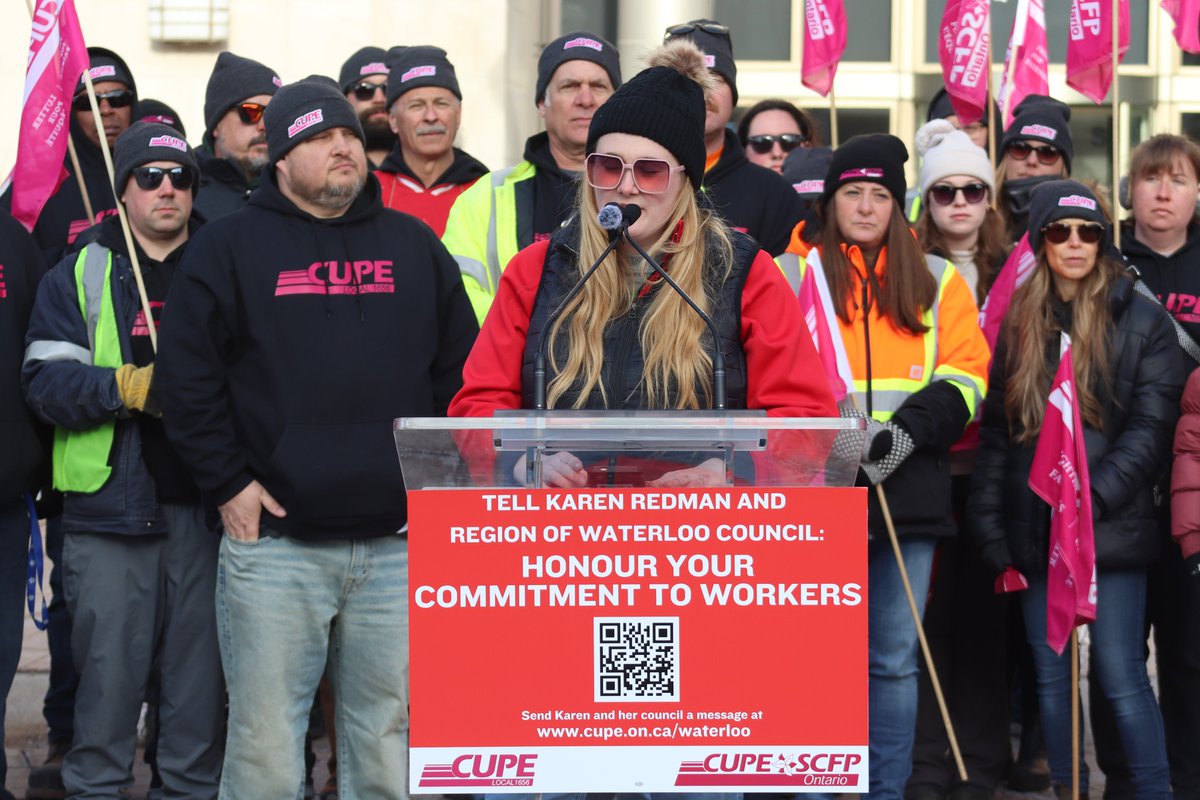 This week, CUPE 1656 members at the Region of Waterloo held a presser alongside CUPE Ontario President, <a href="/FredHahnCUPE/">Fred Hahn</a> and Krista Laing, who spoke out against the bad bargaining tactics from the region's council ✊🏾📢

Our members work hard every day to provide the services you