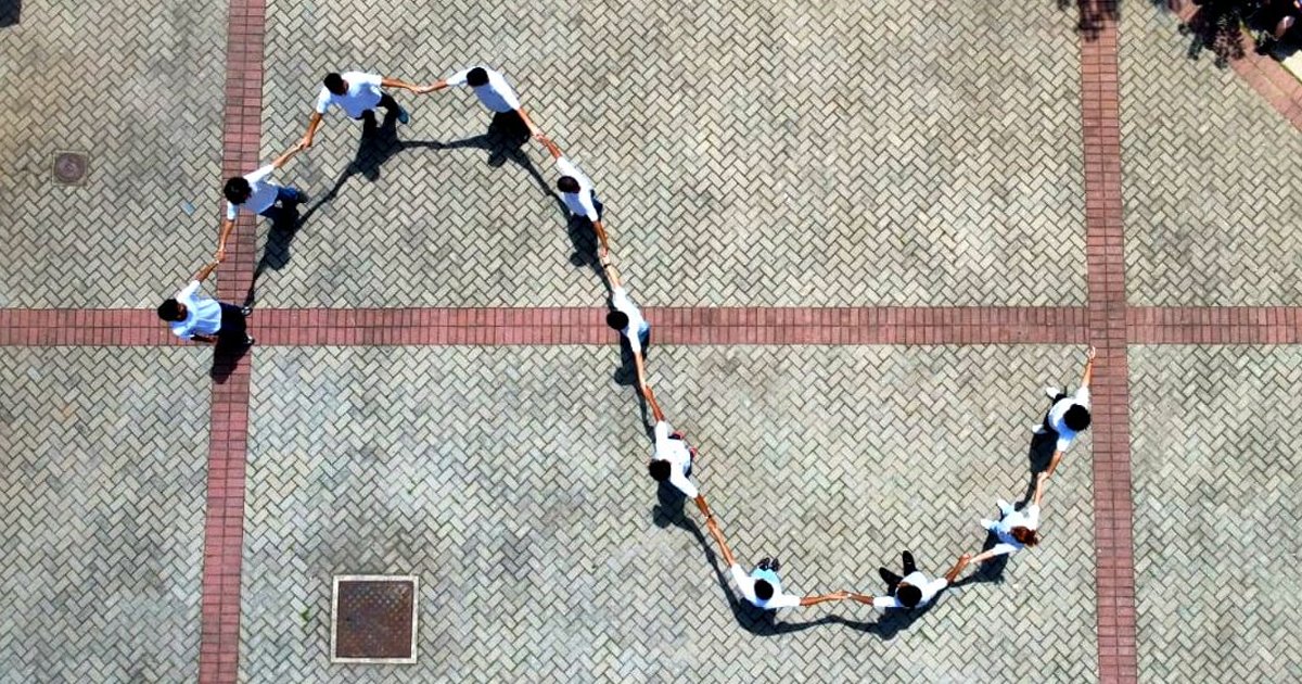 To celebrate the 2025 IDM we invited you to participate in our Math You Can Touch Challenge, by using your artistry and creativity to construct mathematical sculptures from everyday physical objects.

The gallery is now live in our website!
idm314.org/2025-math-you-…