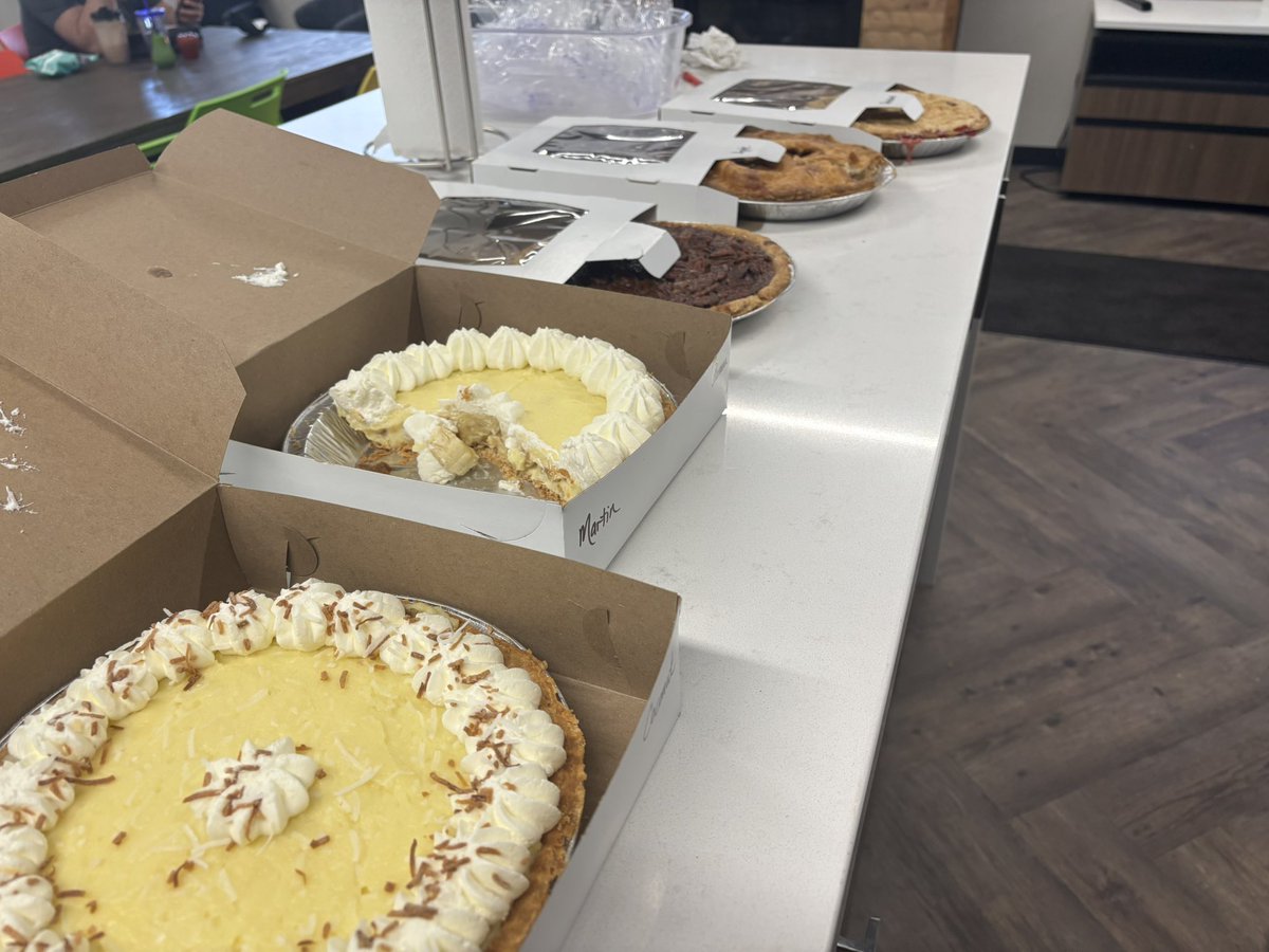 Happy Pi Day to all the mathies out there 3️⃣.1️⃣4️⃣ 🥧 😃

#PiDay